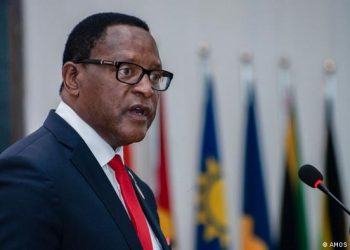 Malawi president fires entire cabinet over corruption concerns