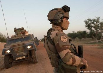 After ambassador expulsion, France reviews its military presence in Mali