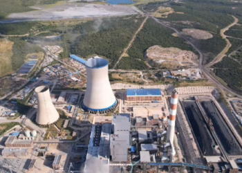 Zimbabwe president opens 600MW coal-fired power plant