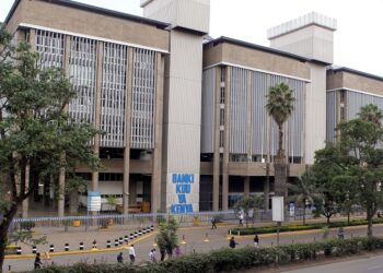 Kenya’s central bank limits sale of dollars by remittance firms