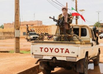 Who are the rebels fighting the army in northern Mali?