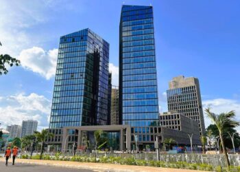 DR Congo: Incumbent President Tshisekedi inaugurates new financial center amidst elections