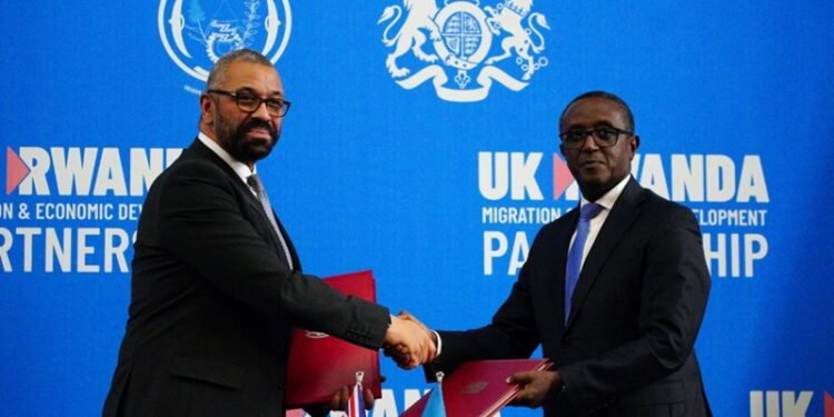 UK Immigration minister quits over Rwanda bill
