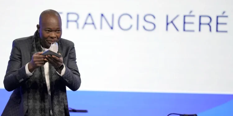 Burkina Faso: Francis Kéré receives 2024 Crystal Award for social change at WEF