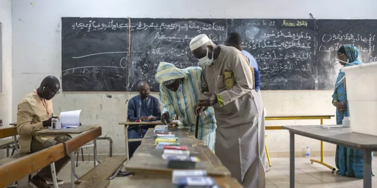 Senegal: Calls for peace during vote after months of chaotic politics
