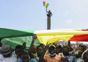Who are the main candidates in Senegal’s presidential election?
