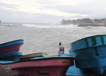Mozambique: over 90 people killed after boat sinks
