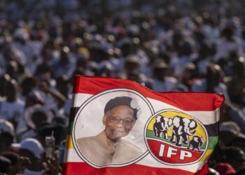 Opposition party agrees to join SA unity government