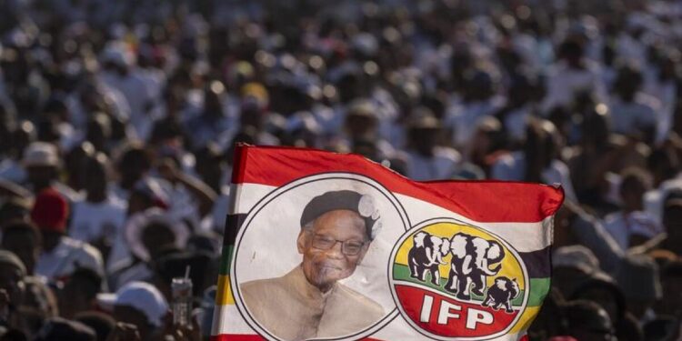 Opposition party agrees to join SA unity government