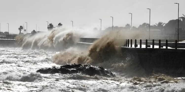 South Africa: Nearly 1,000 homes in Cape Town destroyed by storms