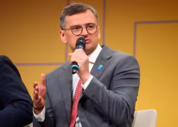 Ukraine foreign minister heads to Africa to win support in war against Russia