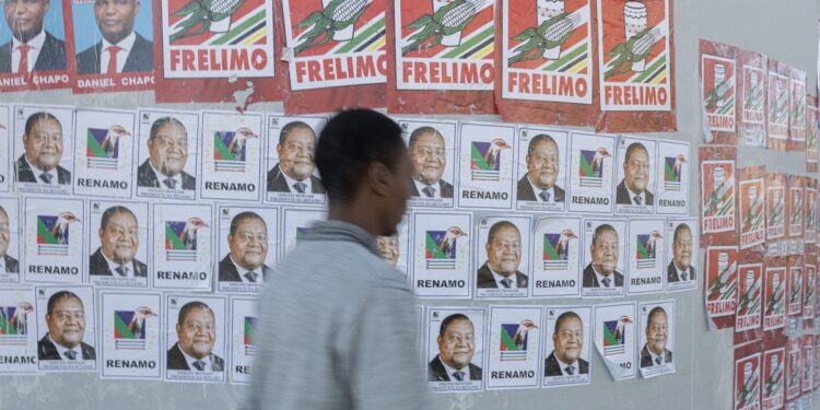 What are the main issues in the upcoming elections in Mozambique?