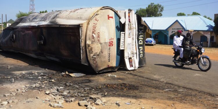 Mass burial held for victims of tanker explosion in northern Nigeria