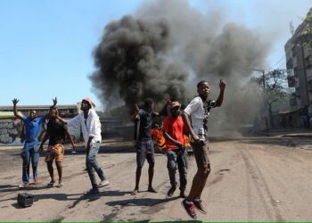 Gunmen kill two Mozambique opposition figures ahead of election protests