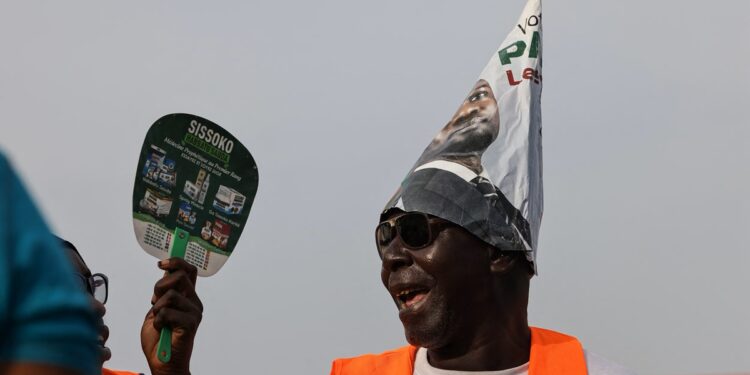 Senegal heads to the polls amid fiscal crisis, threat of unrest