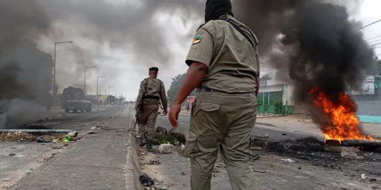 1,500 escape Mozambique prison; 33 dead in post-election unrest