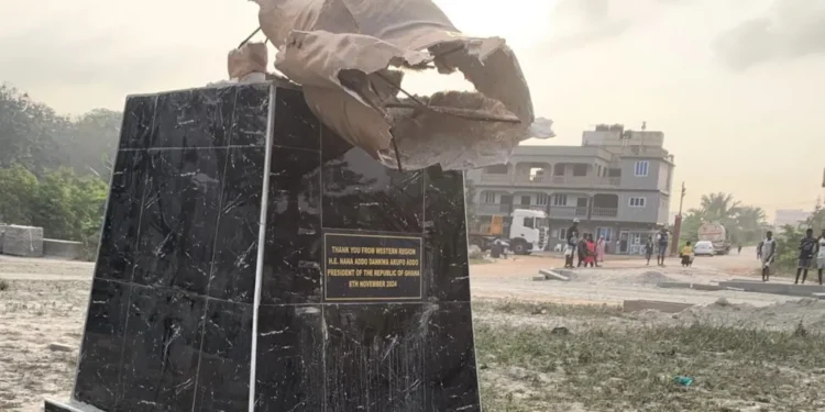 Statue of ex-Ghana President Akufo-Addo destroyed