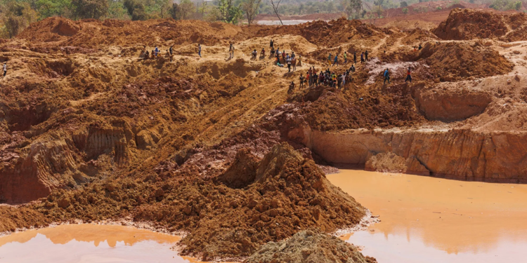 Mali suspends artisanal mine permits for foreigners after accidents