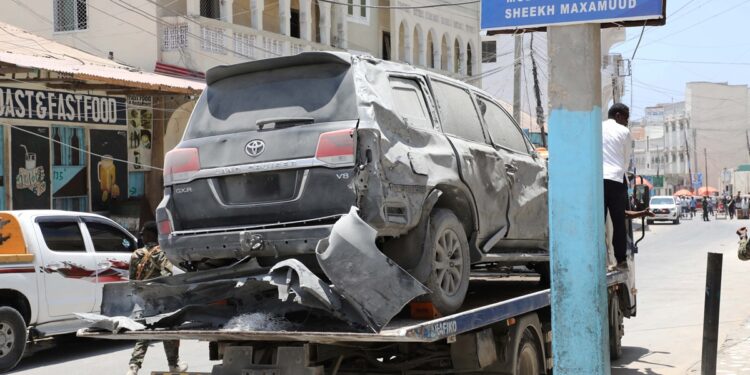 Somali president unharmed as roadside bomb targets convoy