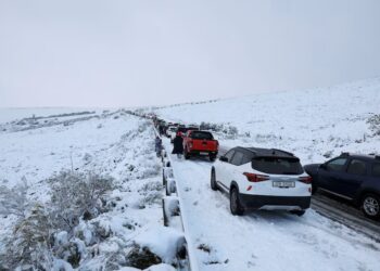 Severe cold front bringing snow in South Africa causes fatal accident, power outages