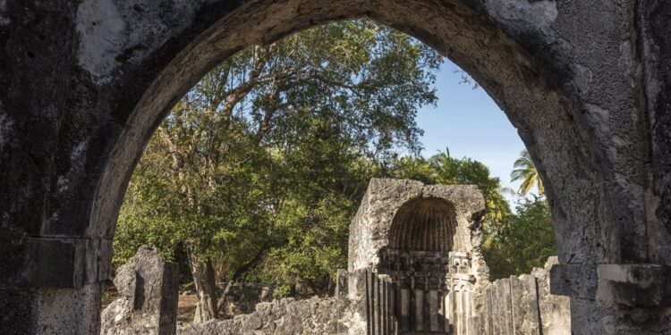Songo Mnara: Ancient Trading City and Swahili’s Forgotten Treasure