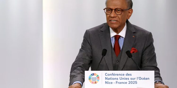 Mauritius central bank governor agrees to resign