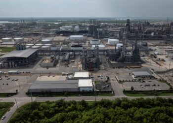 South Africa grants long-term leases to oil majors at key Durban fuel hub