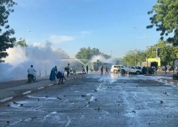 Clashes erupt in Douala following opposition victory claim in Cameroon election