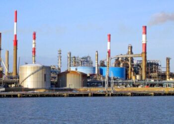 Senegal aims to start construction of new refinery next year