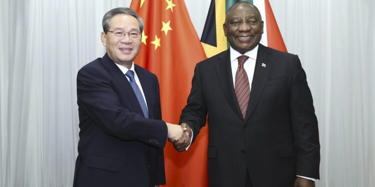 China pledges to work more closely with South Africa on range of issues
