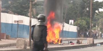 Students in Senegal clash with security forces over financial aid