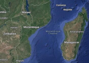 Maputo halts Mozambique Channel shipping amid storm fears