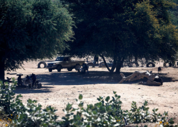 Chad closes border with Sudan after clashes kill five soldiers