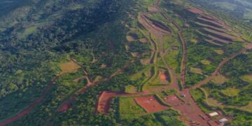 Mining halted at Baowu-led Simandou site over pay dispute, sources say
