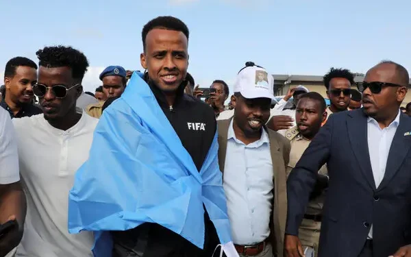 Somali football referee denied entry to US returns home to hero’s welcome