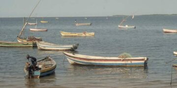 Middle east fuel crisis keeps Mozambique fishermen ashore