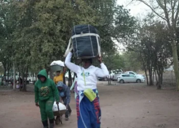 Zimbabweans return home from South Africa amid anti-immigrant tensions