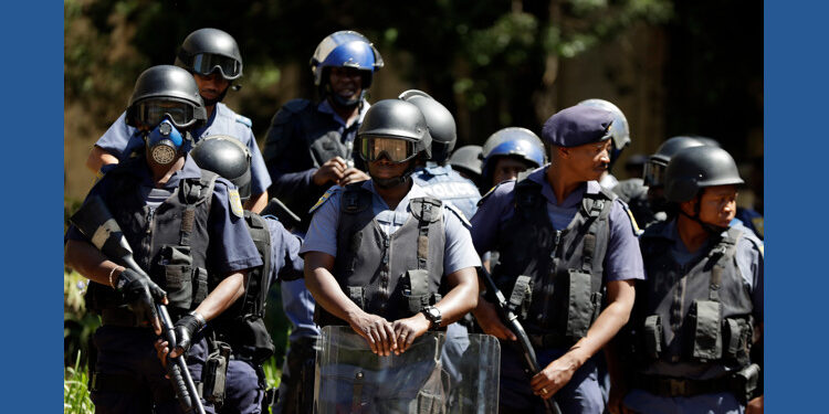 Afrique du Sud : Douze officiers de police inculpés de corruption comparaissent devant le tribunal