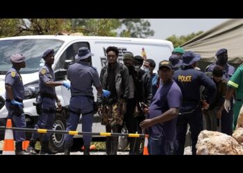 Afrique du Sud : des mineurs réapparaissent après une opération de police