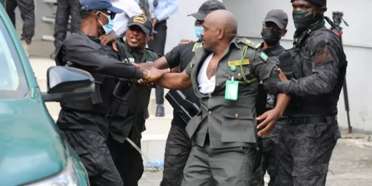 Arrestation de Godwin Emefiele comment le patron de la Banque centrale du Nigeria (CBN) s'est retrouvé devant le tribunal