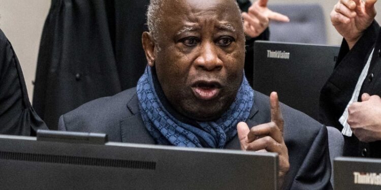 Assez, dit Gbagbo: le retour politique par la rue