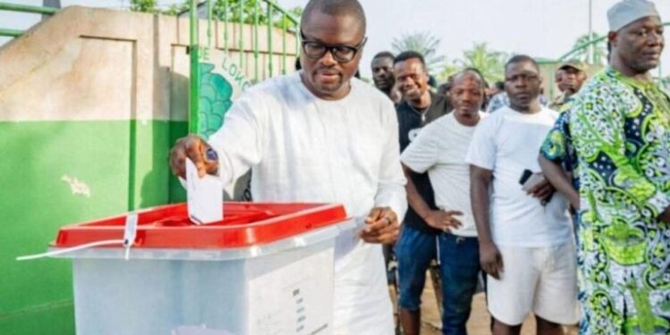 Le Bénin supprime temporairement la commission électorale en attendant sa réforme.
