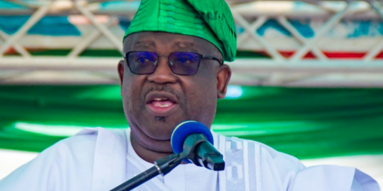 Le gouverneur nigérian promet justice après des attaques meurtrières qui ont coûté la vie à plus de 100 personnes