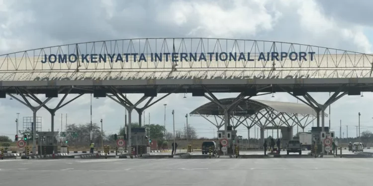 Coupures de courant au Kenya le patron des aéroports limogé alors que les touristes sont restés bloqués