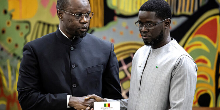 Le président sénégalais lance une pique au Premier ministre : le Pastef est plus important que n'importe quel homme.