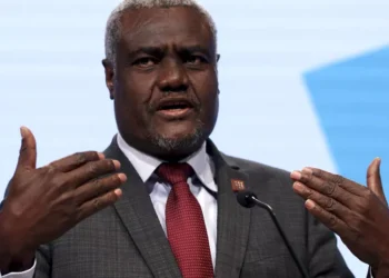 Des fraudeurs utilisent l’IA pour se faire passer pour le chef de l’Union africaine, Moussa Faki