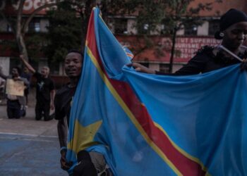 Bloqués et terrifiés : des migrants expulsés vers la RDC, l'avenir incertain