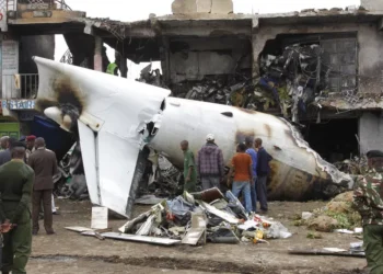 Deux morts dans une collision d'avions en vol à Nairobi, au Kenya