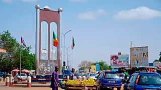 Douala, capitale économique du Cameroun, se réveille sous les eaux après de fortes pluies