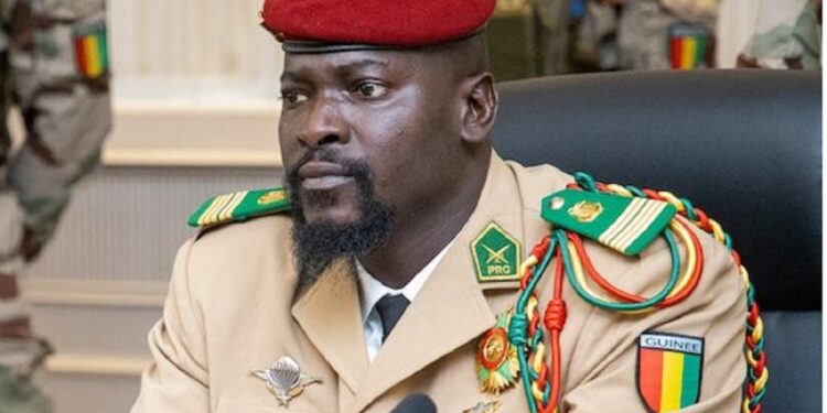 Guinée : l'opposition placée "sous observation" et 53 partis dissous